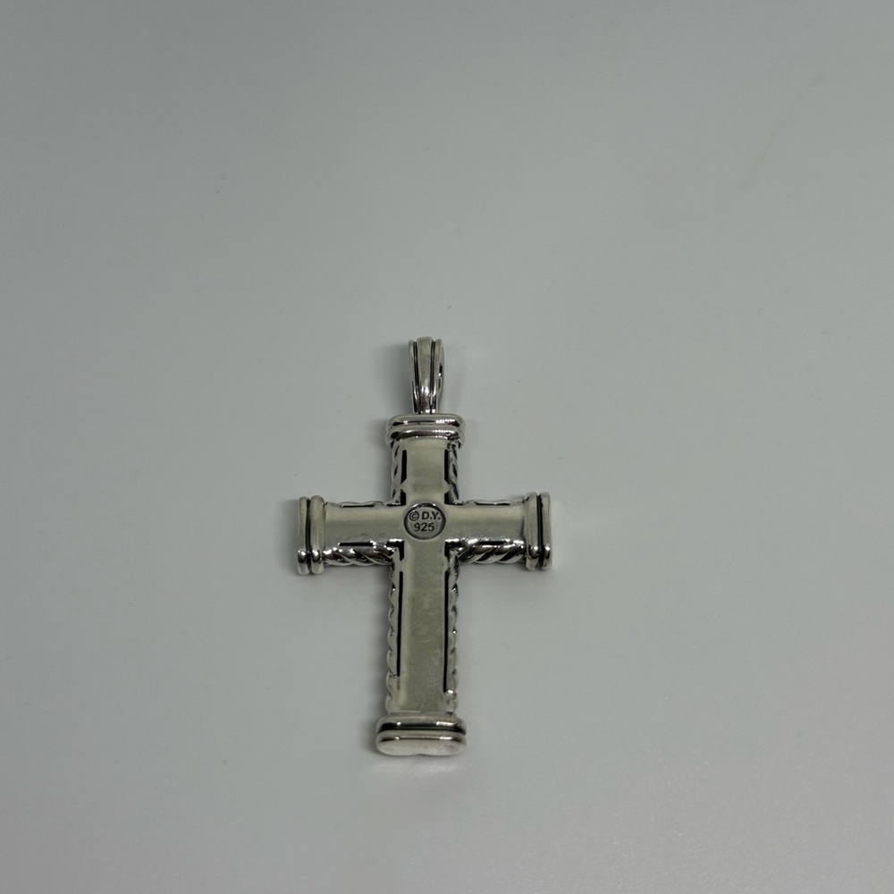 David Yurman Chevron cross pendent with paved black diamonds - Picture 4 of 5